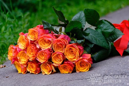 Букет из 15 оранжевых роз "Испания"